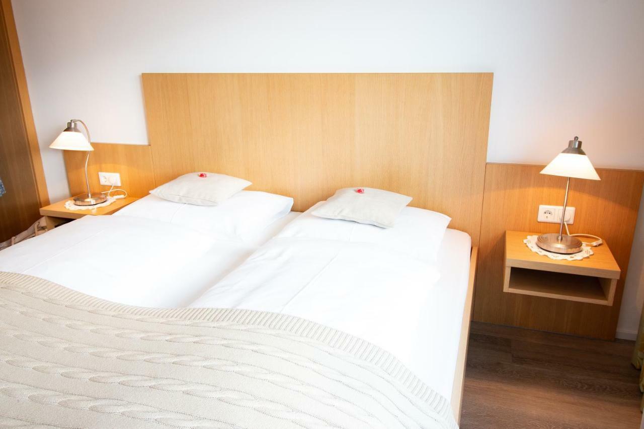 Haus Mariella Hotel Podersdorf am See Eksteriør billede